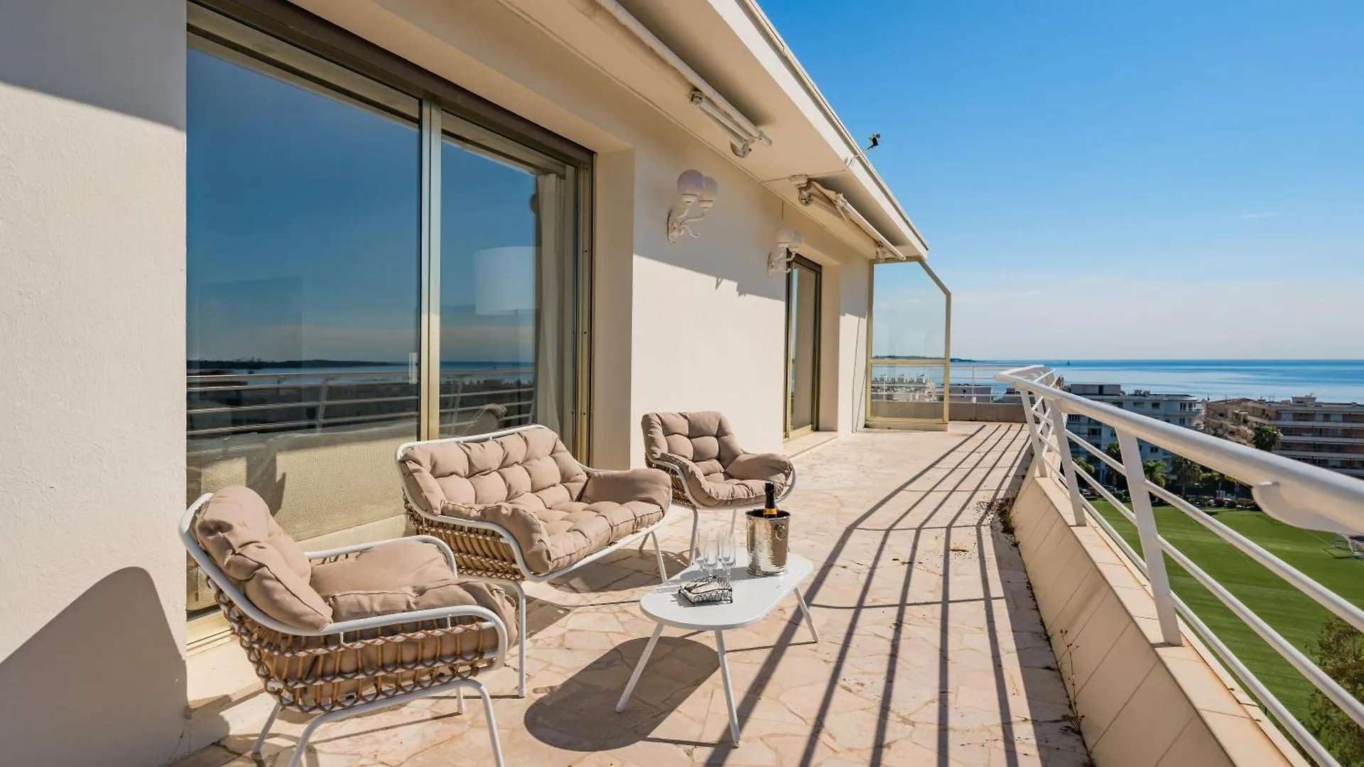 Appartement Vue Mer Panoramique Cannes France